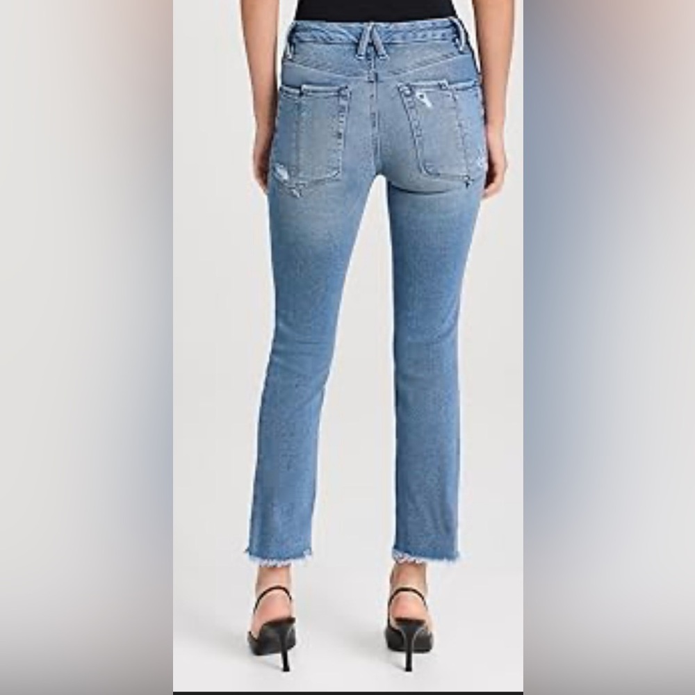 GOOD AMERICAN Good Legs Straight Leg Frayed Hem Jeans